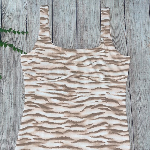 🌸 Clearance! 🌸 Animal Print Body-con Mini Dress Size M - Picture 2 of 9